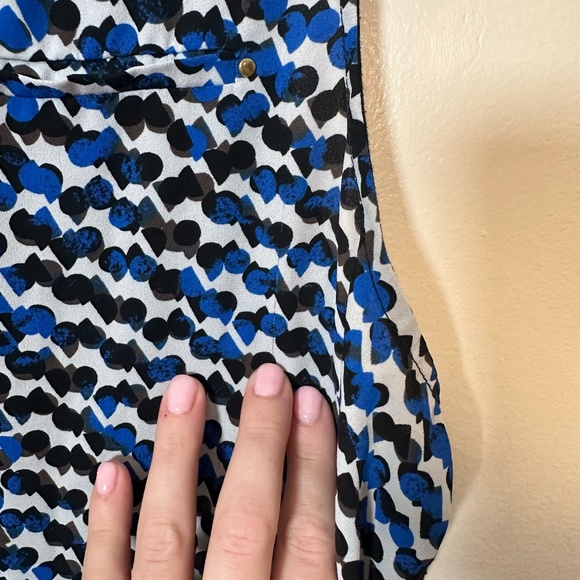 Express Sleeveless Blouse (XL) - Picture 5 of 7